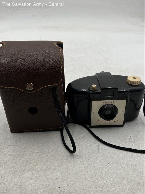 Vintage Kodak Brownie 127 Black Snapshot Box Camera With Leather Case