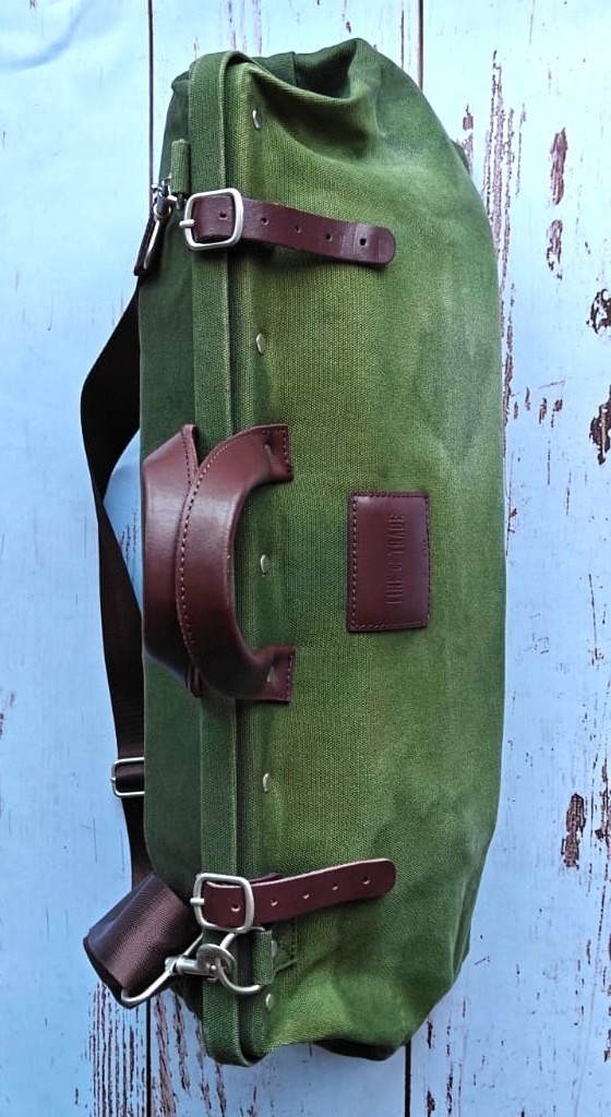 LINE OF TRADE Weekender Bag Canvas and Leather Olive Green 22