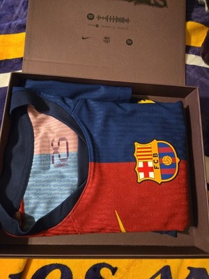 Barcelona x Travis Scott Soccer Jersey Limited Edition , Size