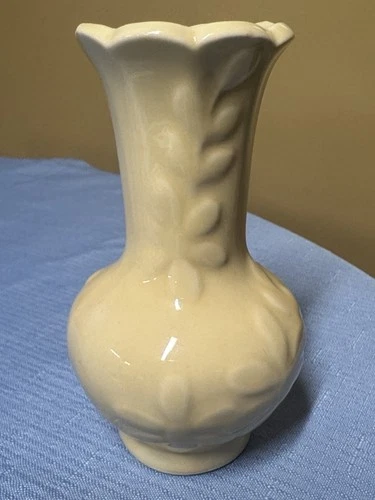 Vintage Shawnee Yellow Vase Embossed Daisy Pottery 5 in Tall made in USA