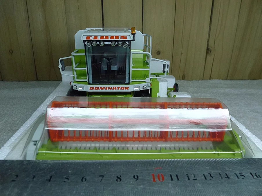 Replicagri 170 CLAAS DOMINATOR 88 CLASSIC MAXI TRACTOR 1/32 Diecast Model - Image 2 of 4