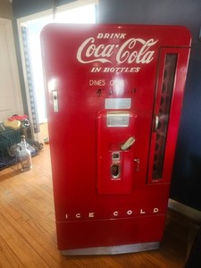 vintage Coca-Cola machine GETS COLD