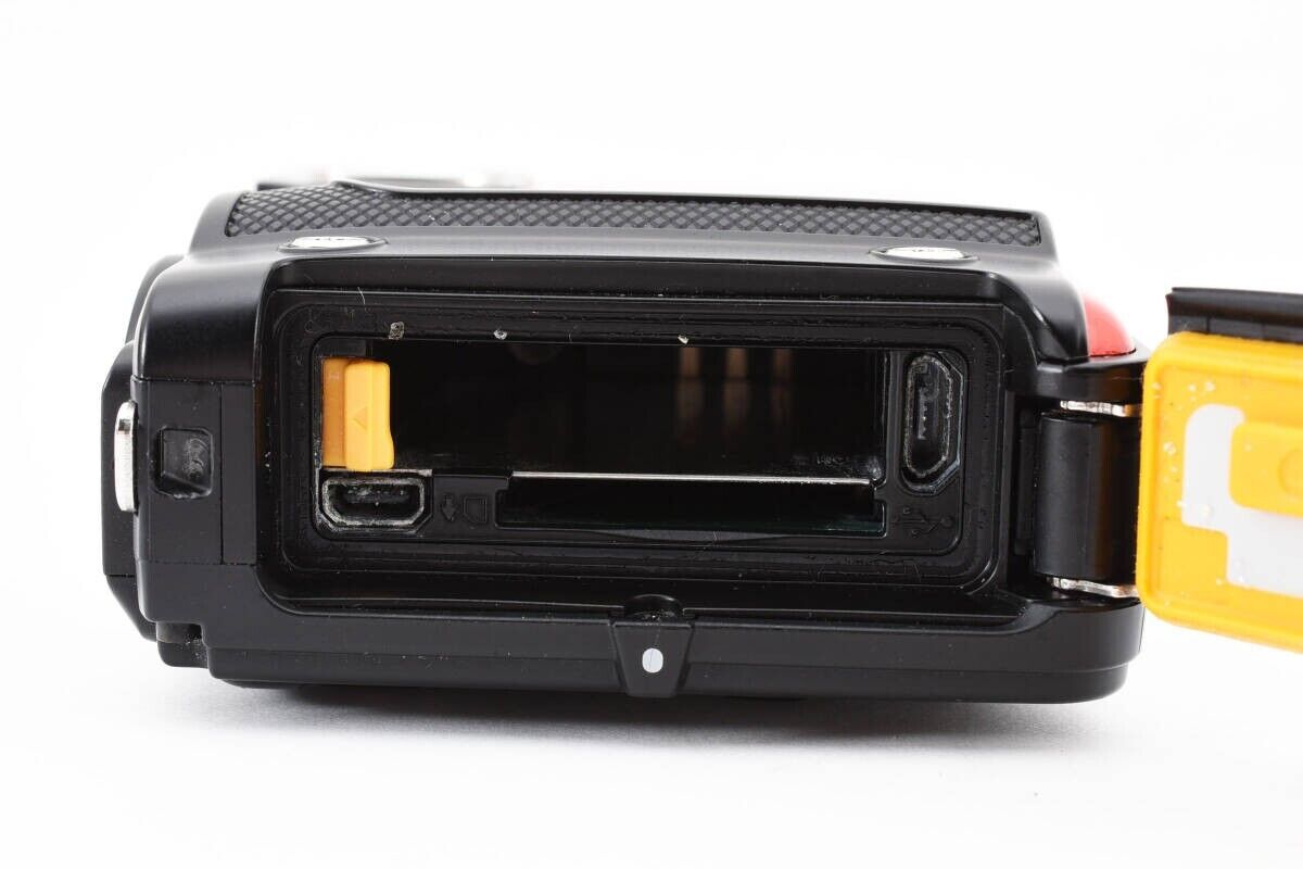 Nikon COOLPIX W300 Waterproof Orange Compact Digital Camera Nikon COOLPIX W300 Waterproof Orange Compact Digital Camera