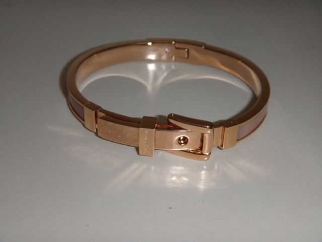 michael kors rose gold buckle bangle