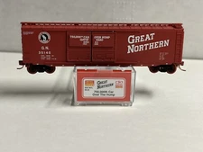 MICRO TRAINS 09-32 NSC GREAT NORTHERN GN  OVER THE HUMP CAR 50' DD BOX SPECIAL N