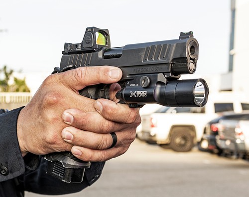 Surefire X300T Turbo Weaponlight Thumb Screw Mount X300T-B, 66k Candela Beam BLK - Picture 7 of 8