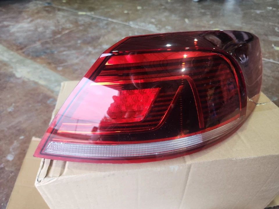 Задний правый светодиодный задний фонарь 2013–2017 VOLKSWAGEN CC от оригинального производителя - Изображение 2 из 4