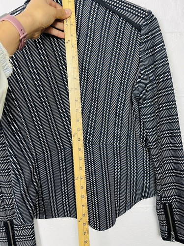 Veronica Beard Asymmetrical Zip Up Moto Blazer size 2 - Picture 9 of 11