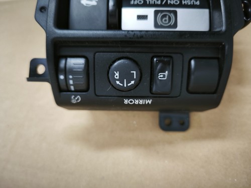 JDM SUBARU LEGACY BR9 POWER FOLDING MIRROR'S SWITCH OEM - Picture 2 of 6
