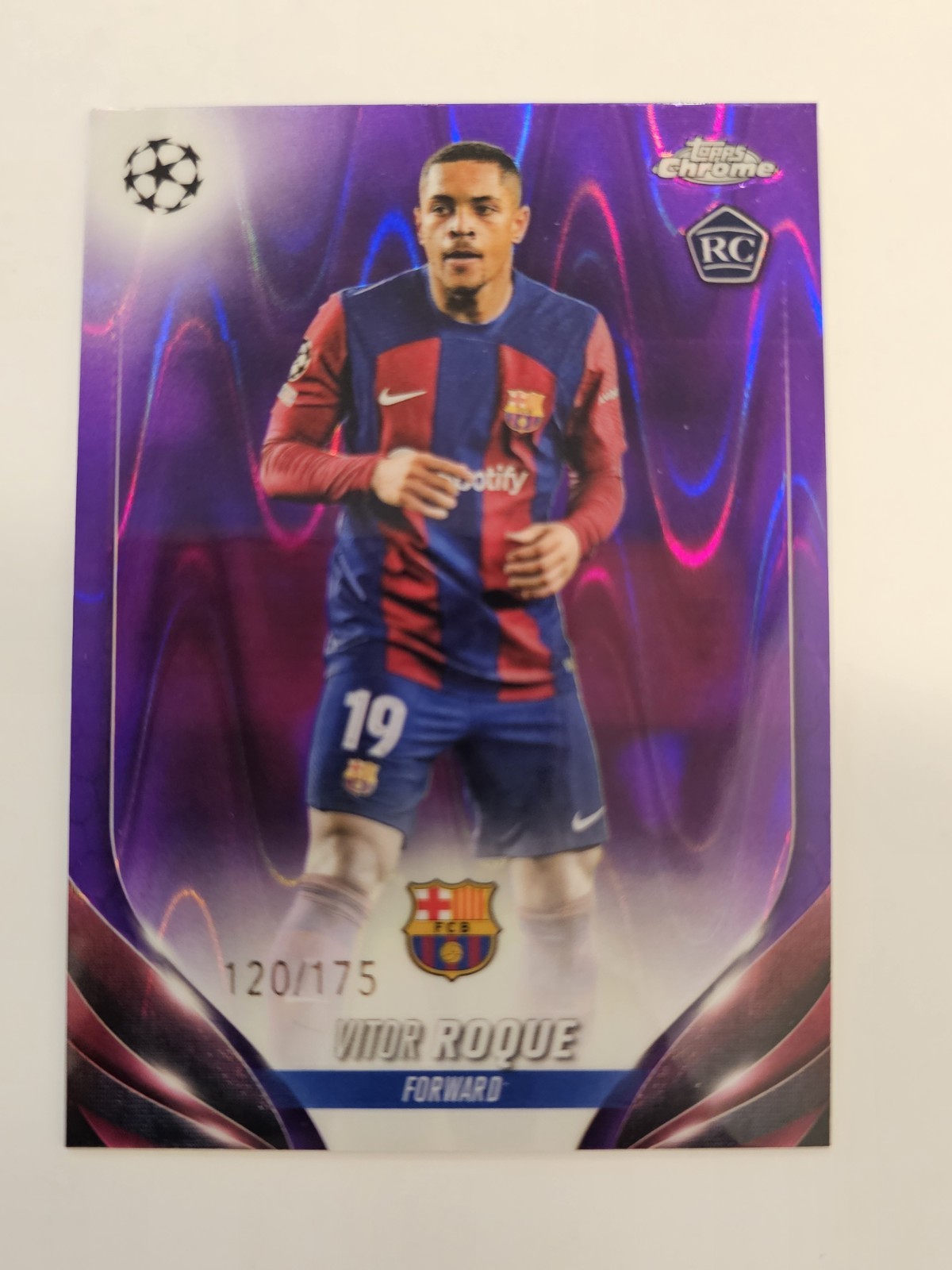 2023-24 Topps Chrome UEFA Club Comp. - Vitor Roque #28 Purple Raywave /175 (RC)