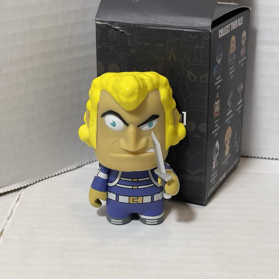 (4) Minifigura de vinilo para natación de adultos Kidrobot 2017: Morpho / Samurai Jack / Brock Foto 2 de 4