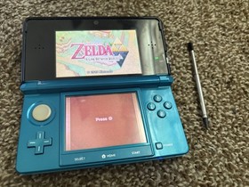 Nintendo 3DS w/ 32GB SD Card and Stylus