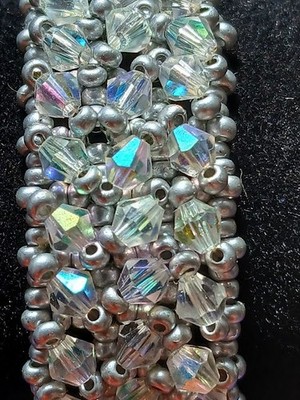 Handgefertigtes Swarovski Kristall und Meer Perlen Armband