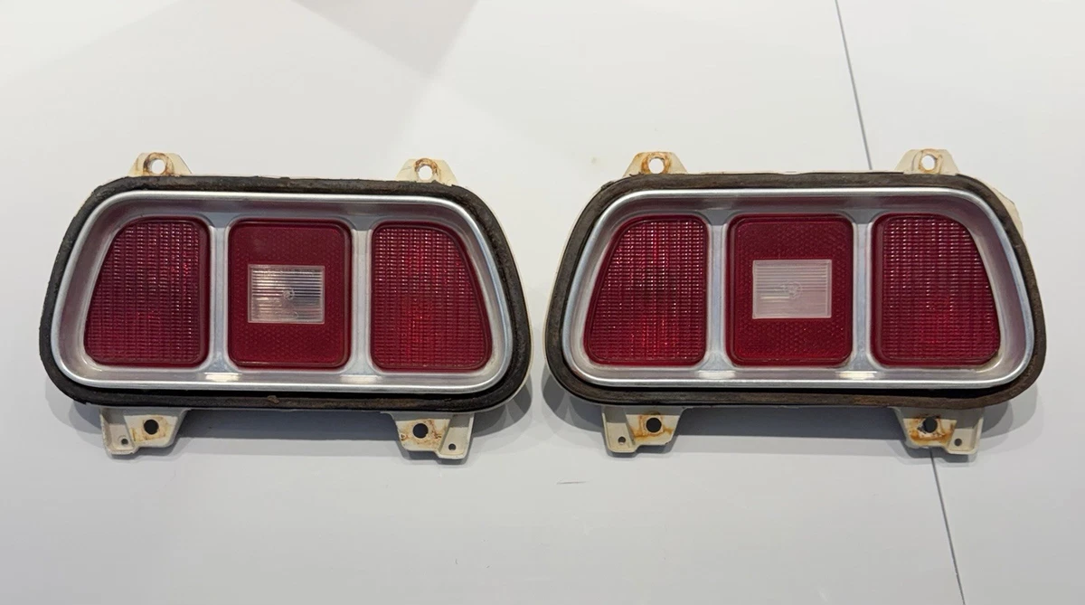 1973 Mercury Cougar XR7 Driver Left Corner Marker Turn Signal Park