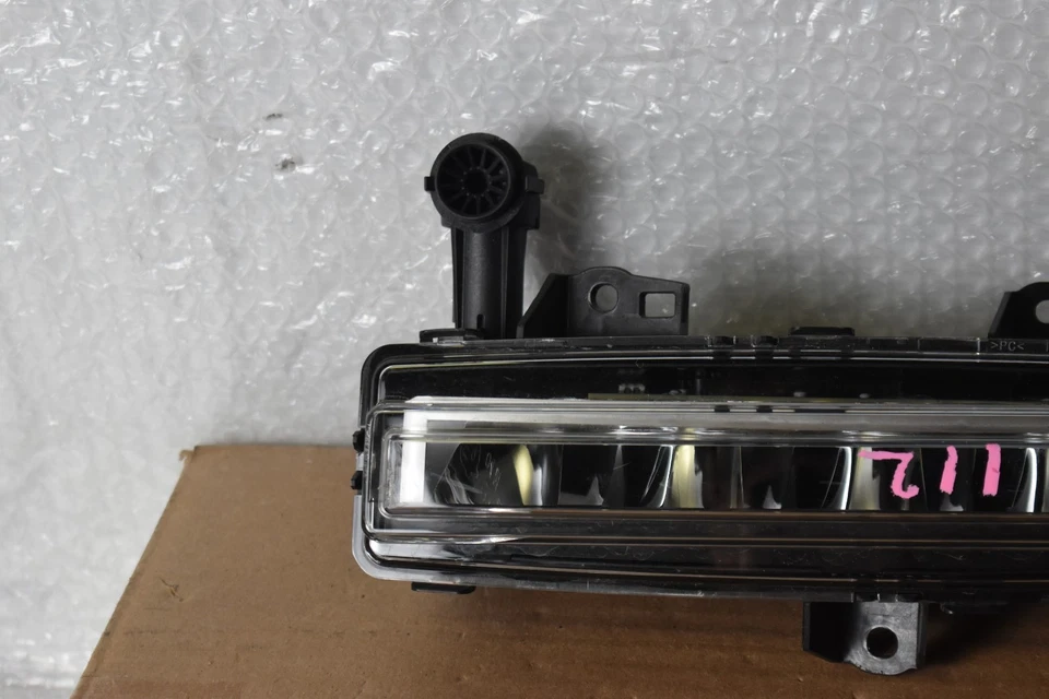 LAND ROVER RANGE ROVER HSE LUZ ANTINIEBLA LADO IZQUIERDO 2022-2024 OEM M8E2 15201 AC Foto 2 de 4