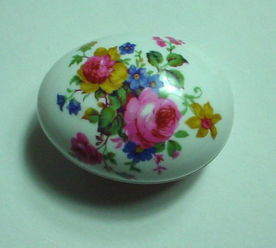 Beautiful British Countess Egg Trinket Box With Floral Design