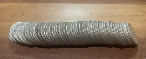New Listing90% silver quarters 40 coin roll circulated $10.00 face value