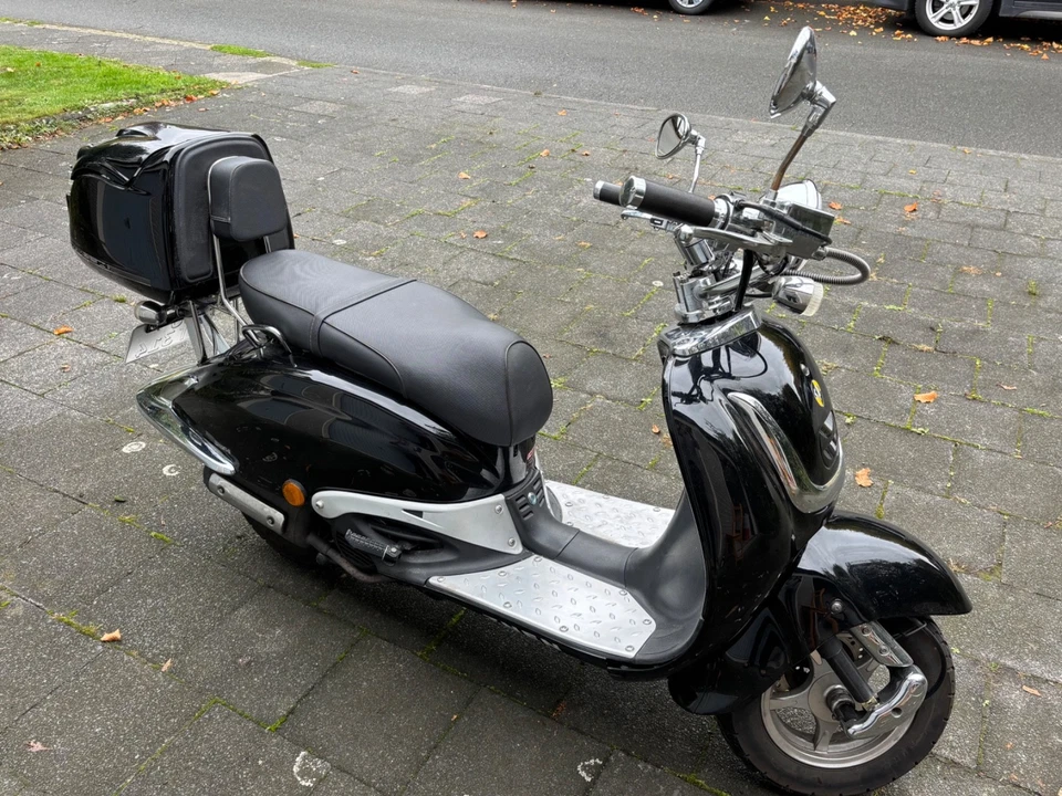 Nostalgie Roller ZN125T-E schwarz/chrome 125ccm 6 kw 6.964 km TÜV 5/2026 - Bild 2 von 4