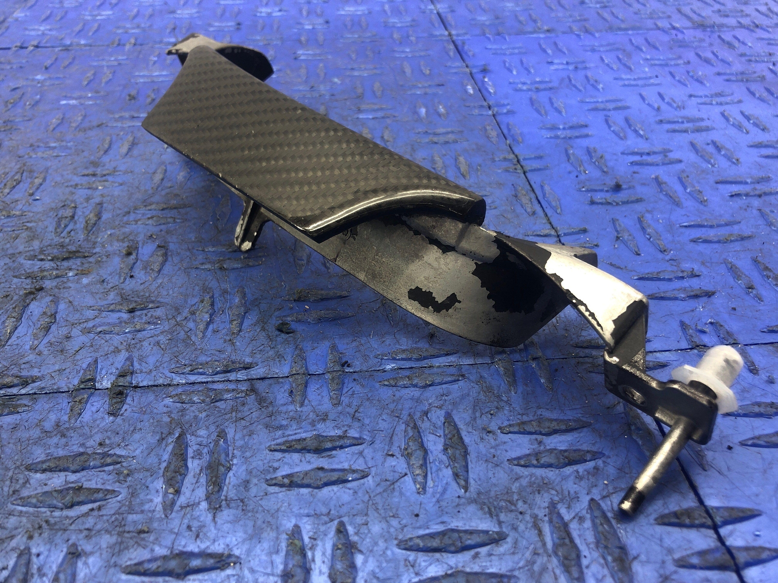2017 - 2021 MASERATI QUATTROPORTE LEFT DASH TRIM CARBON FIBER 673008017