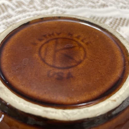 Vintage 1960's McCoy And Hull - Kathy Kale 5.5" Brown Drip Glaze Bowl - Picture 6 of 7