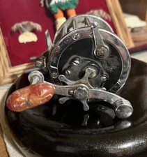 Vintage Penn Senator 3/0 With rod clamp