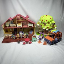 Bluey Home Dollhouse Playset Furniture - 5 Figures - Jeep Treehouse Accessories