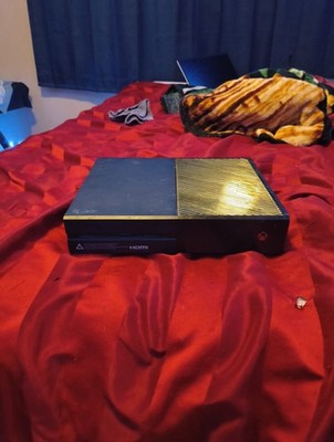 xbox one console works Comes With Mass Effect Legendary Edition 