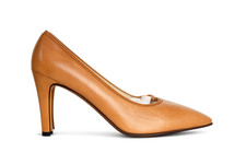 Vintage Gucci Tan Leather GG Logo Pumps 38.5 US 8.5 Nostalgic / Quiet Luxury