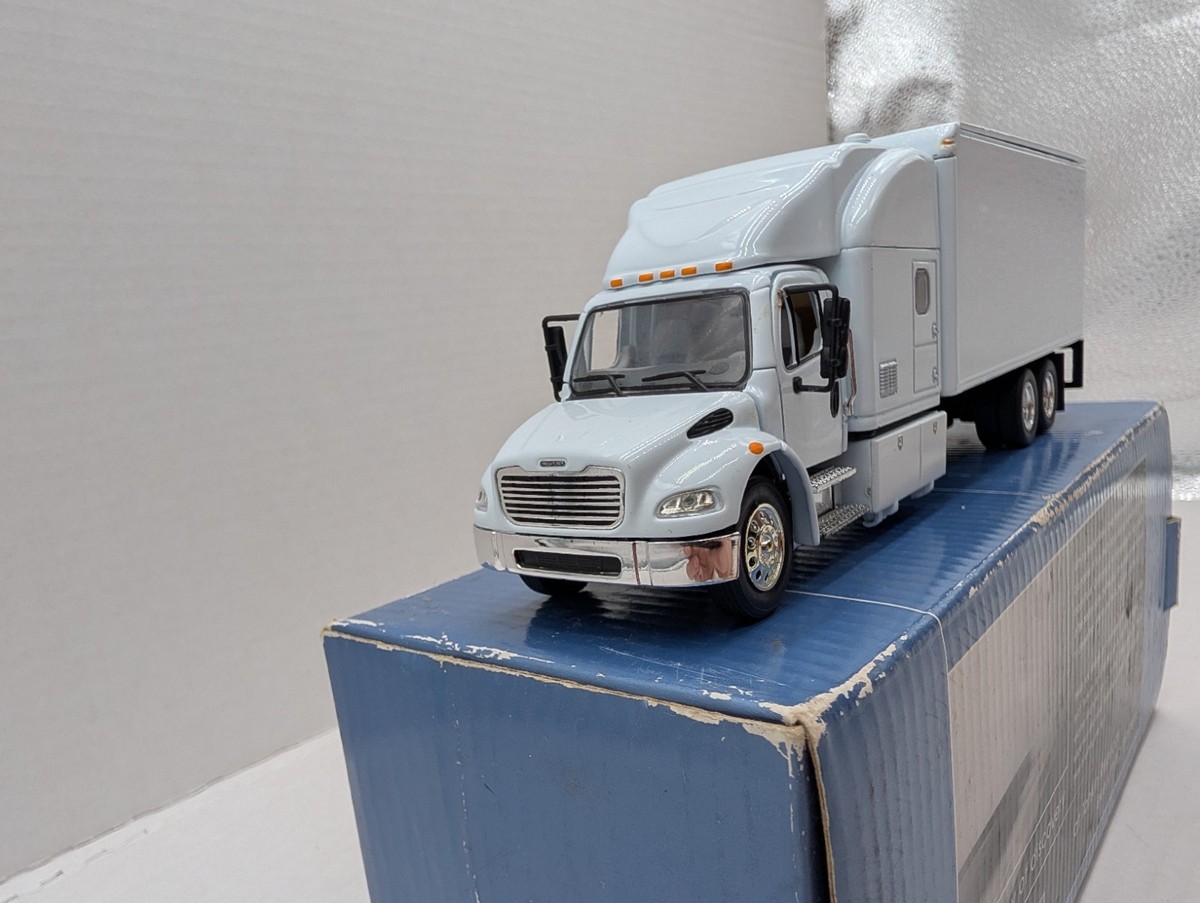 Tonkin Replicas 1:53 Freightliner M2 Expedited Box Van - Blank