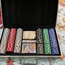 300 Piece Clay poker chip set With Cards And Dice