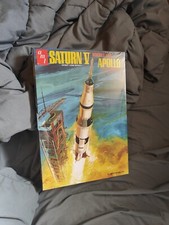 Model Kit 1969 Saturn V Rocket Apollo Spacecraft 1/200 Scale AMT NEW IN BOX! USA