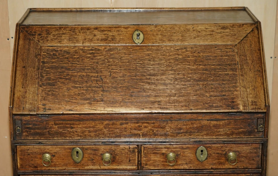EXQUISITE EARLY GEORGIAN CIRCA 1760 WRITING BUREAU DESK WITH GREEN LEATHER TOP — 第 3/4 张图片