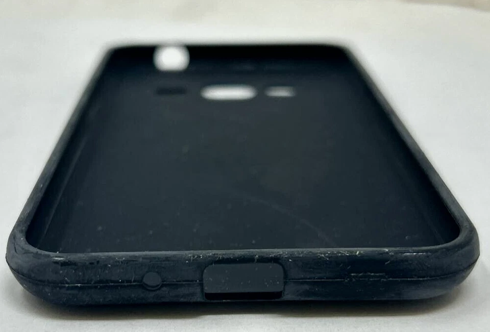 Funda trasera protectora negra Adreama para Samsung Galaxy J3 2016 SM-J320M Foto 3 de 4