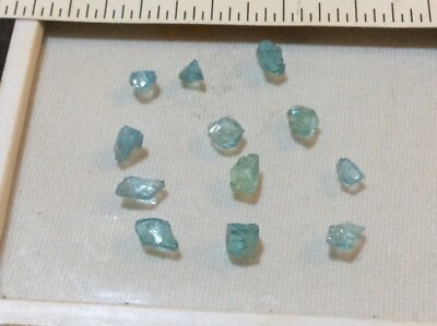 Cristaux D'apatite Naturelle - 23 Carats - Occasion Pour Collection Ou Lithothérapie