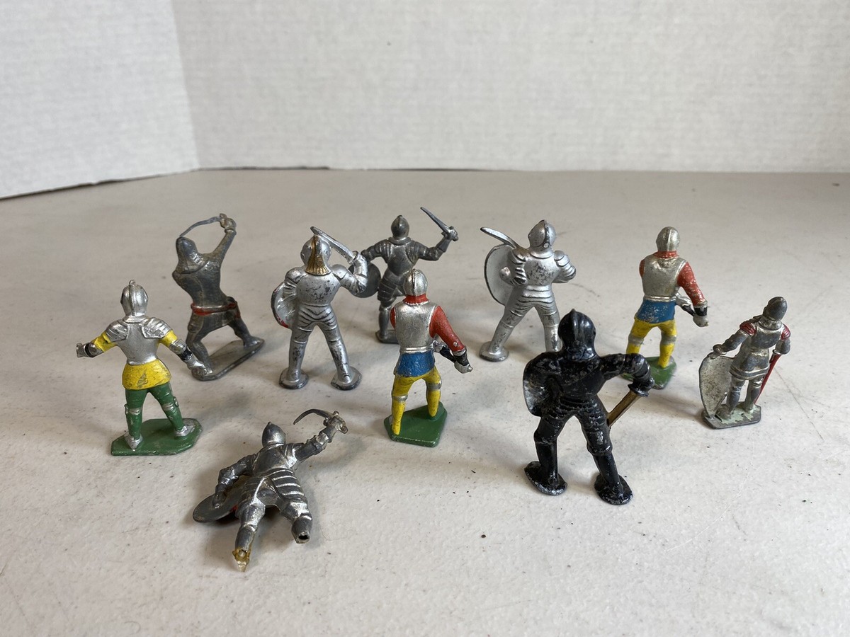 Toy soldiers figures lead metal painted medieval armored knights