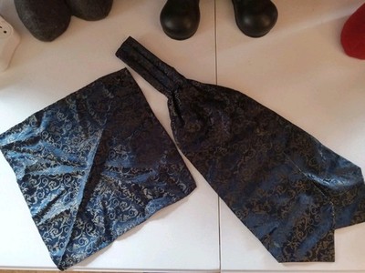 Very Nice Mens Hisdern Ascot And Pocket Sqare Formal Set