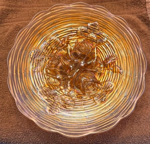 BEAUTIFUL VINTAGE CARNIVAL GLASS FLOWERS DISH, POSSIBLY FENTON?