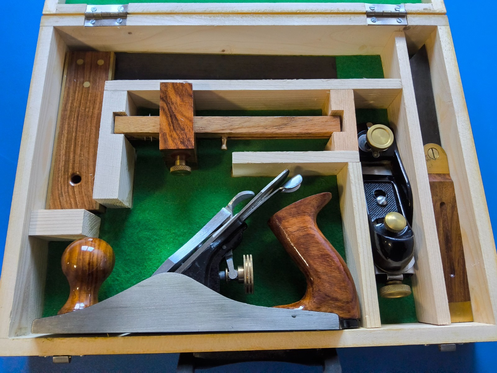 Grizzly H6196 - Professional 5 Pc. Woodworking Kit includes planes and gauges
