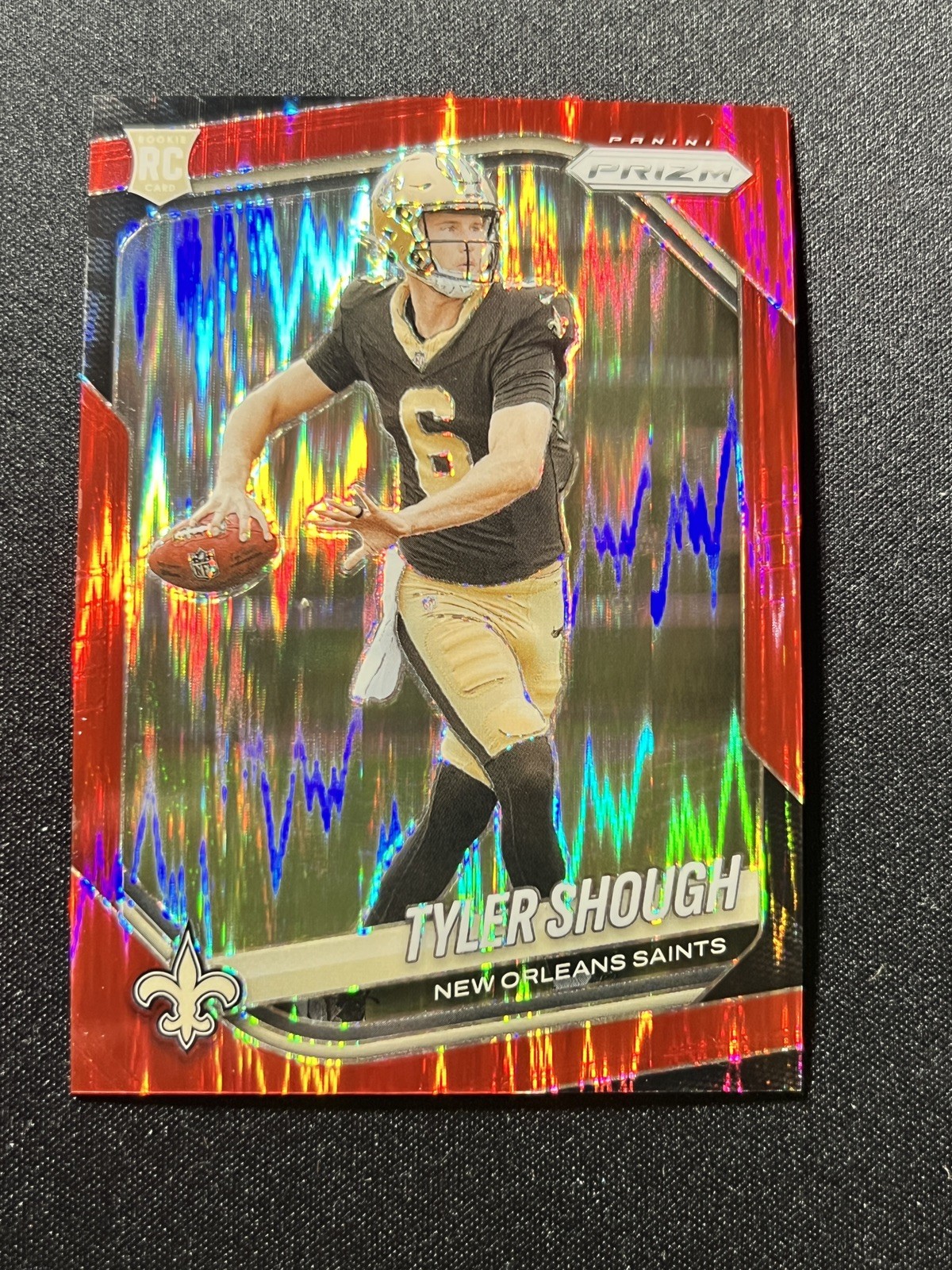 2025 Panini Prizm - Rookies Tyler Shough #327 Red Flash Prizm (RC)