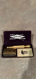 Vintage Early Gillette shaving kit Boxed With gold Metal Etched Razor Box A+