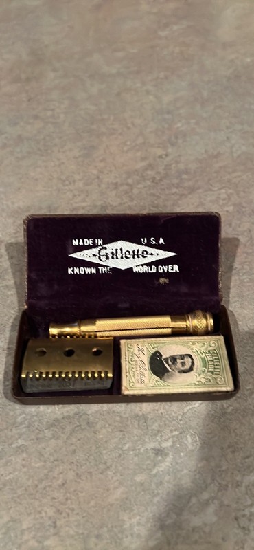 Vintage Early Gillette shaving kit Boxed With gold Metal Etched Razor Box A+