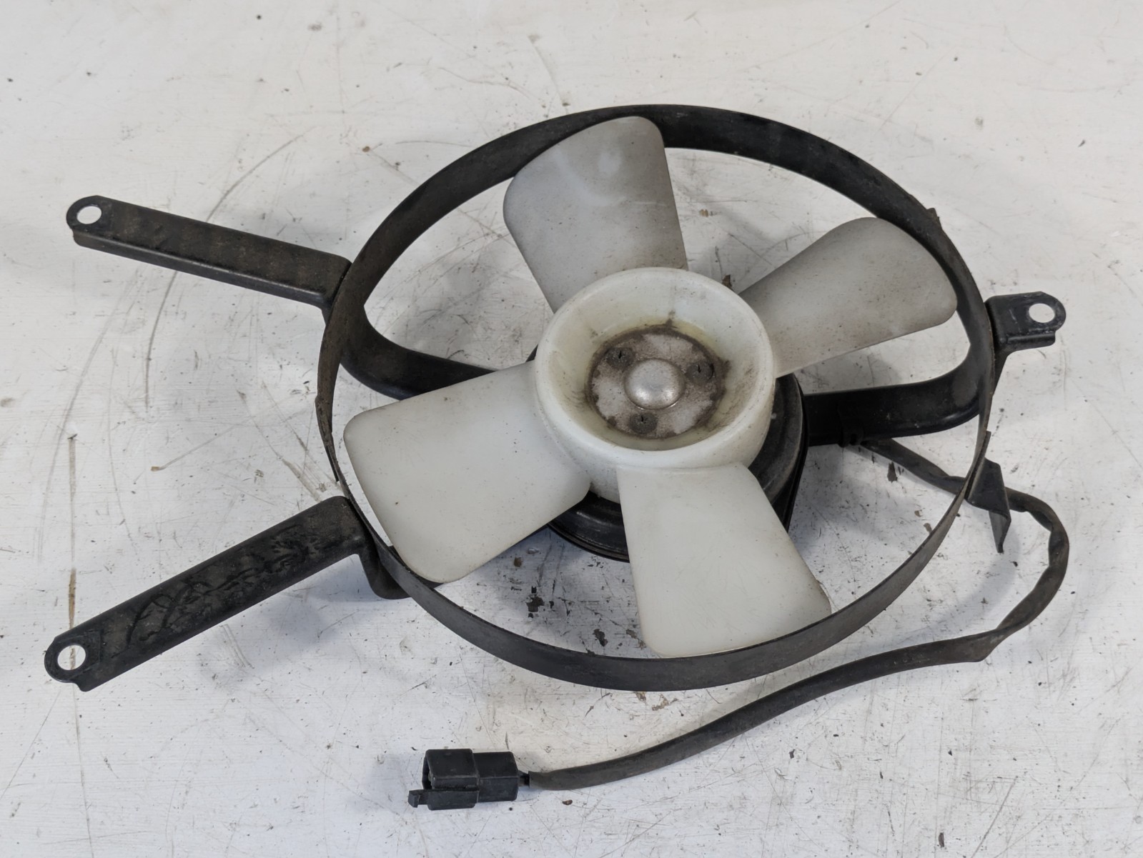 Kawasaki ZX1100E ZX 1100 GPZ1100 GPZ Engine Motor Radiator Cooling Fan