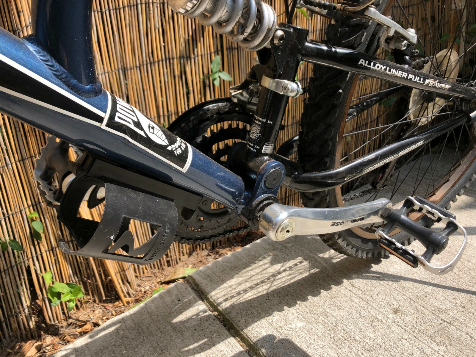 mongoose efx aluminum mountain bike