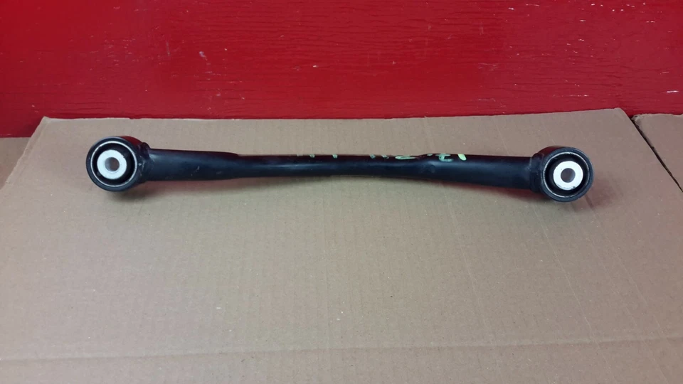 Brazo de control de suspensión superior del lado del conductor trasero izquierdo Jeep Grand Cherokee 2014-2017 Foto 3 de 4