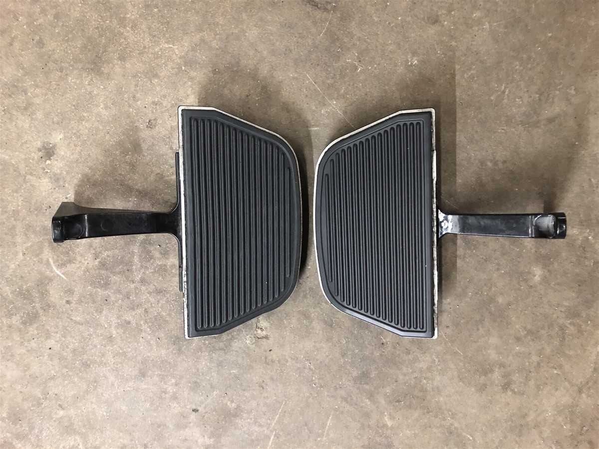 Harley Davidson FLHR Road King Shrine 10-19 OEM Passenger