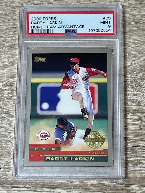 2000 Topps Barry Larkin #85 Home Team Advantage Cincinnati Reds PSA 9
