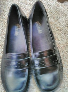 clarks women's slip on sneakers