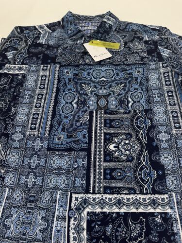 NWT Robert Graham Bandana Print Short Sleeve Stretch Sport Shirt Blue MEDIUM - Picture 2 of 9