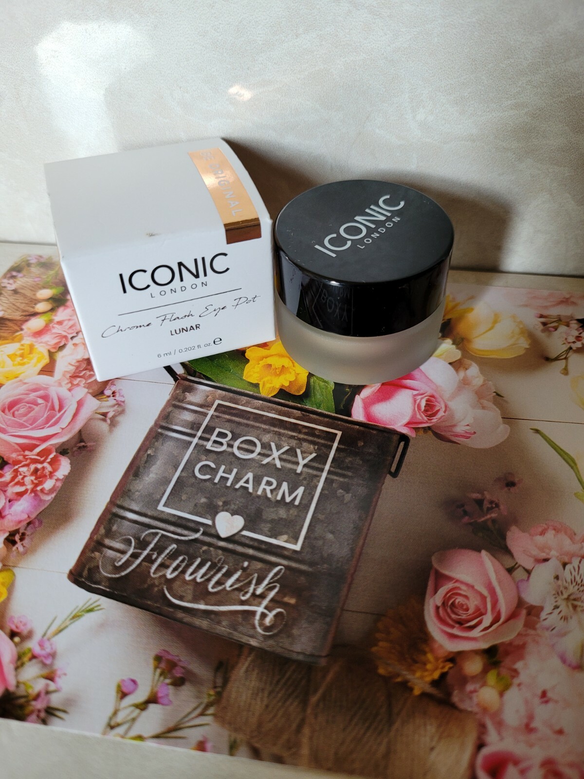 Iconic London Chrome Flash Eye Pot Lunar  .15 fl oz Jelly Shimmer Sealed NIB