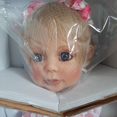 Künstlerpuppe  ''Mia'' Gerlinde Feser, lim: 800., Komplett. 